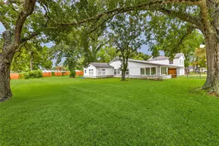 100 N Mattson St, West Columbia, TX 77486 - Photo 1