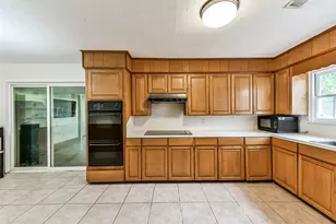 100 N Mattson St, West Columbia, TX 77486 - Photo 9