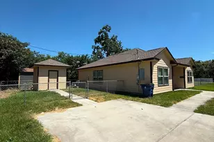 1140 2nd Ave N, Texas City, TX 77590 - Photo 3