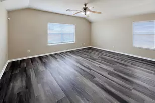 2823 Park Springs Ln, Sugar Land, TX 77479 - Photo 9