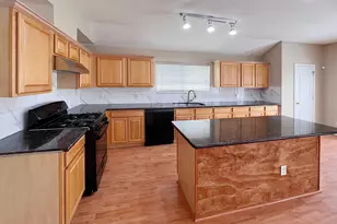 2823 Park Springs Ln, Sugar Land, TX 77479 - Photo 7