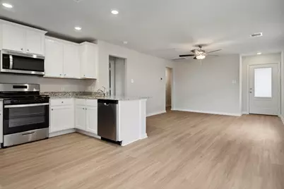 15830 Berry Hill Drive, Conroe, TX 77303 - Photo 5
