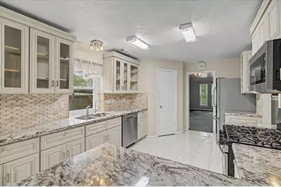 3927 Village Well Drive, Humble, TX 77396 - Photo 11