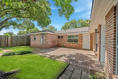 9666 Windswept Lane, Houston, TX 77063 - Photo 31