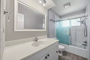 9666 Windswept Ln, Houston, TX 77063 - Photo 23