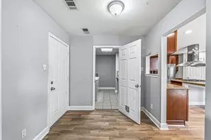 9666 Windswept Ln, Houston, TX 77063 - Photo 7