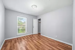 9666 Windswept Ln, Houston, TX 77063 - Photo 15