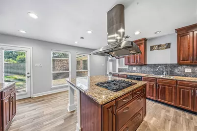9666 Windswept Lane, Houston, TX 77063 - Photo 11