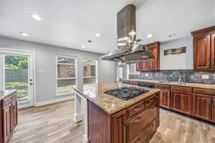 9666 Windswept Ln, Houston, TX 77063 - Photo 11