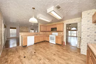 12318 Glenmeadow Dr, Stafford, TX 77477 - Photo 11
