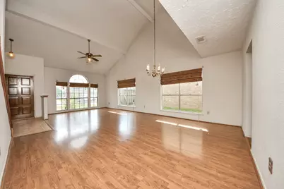 12318 Glenmeadow Drive, Stafford, TX 77477 - Photo 5