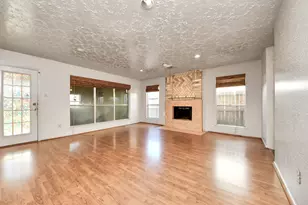 12318 Glenmeadow Dr, Stafford, TX 77477 - Photo 9