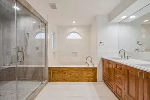407 Isles End Rd, Tiki Island, TX 77554 - Photo 7