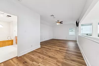 407 Isles End Road, Tiki Island, TX 77554 - Photo 11