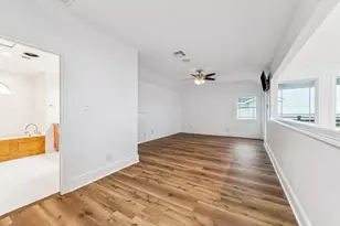 407 Isles End Rd, Tiki Island, TX 77554 - Photo 11