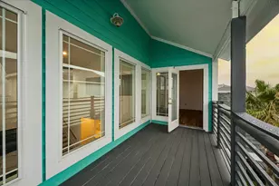 407 Isles End Rd, Tiki Island, TX 77554 - Photo 9