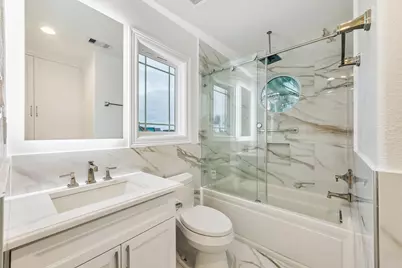 407 Isles End Road, Tiki Island, TX 77554 - Photo 15