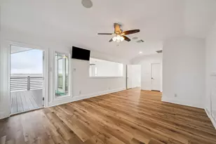 407 Isles End Rd, Tiki Island, TX 77554 - Photo 5