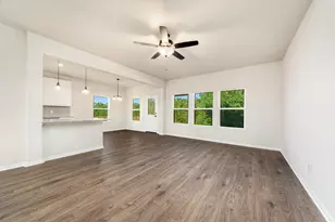 233 Crestview Dr, West Columbia, TX 77486 - Photo 5