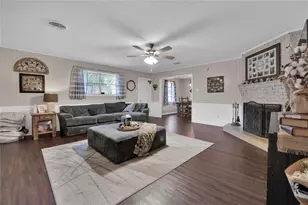 2108 Eaves Dr, Baytown, TX 77520 - Photo 5