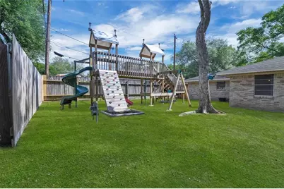 2108 Eaves Drive, Baytown, TX 77520 - Photo 19