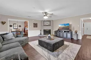 2108 Eaves Dr, Baytown, TX 77520 - Photo 7