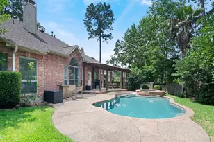 11 Barlow Ct, The Woodlands, TX 77382 - Photo 5