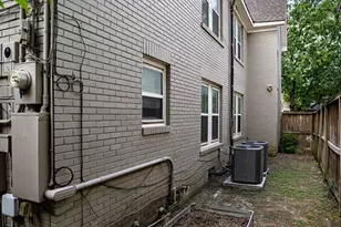 2202 South Blvd, Houston, TX 77098 - Photo 23