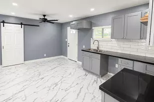 7054 Peyton St, Houston, TX 77028 - Photo 7