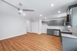 8217 Crestview Dr, Houston, TX 77028 - Photo 5