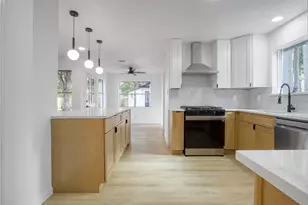 9211 Godstone Ln, Spring, TX 77379 - Photo 5