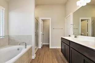 672 Roaring Fls Dr, Willis, TX 77378 - Photo 5