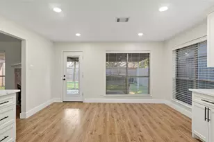 1118 Glenmeadows Dr, La Porte, TX 77571 - Photo 15