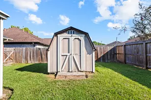 1118 Glenmeadows Dr, La Porte, TX 77571 - Photo 33