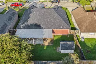 1118 Glenmeadows Dr, La Porte, TX 77571 - Photo 29