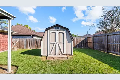 1118 Glenmeadows Drive, La Porte, TX 77571 - Photo 33