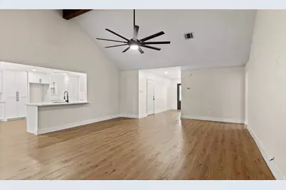 1118 Glenmeadows Drive, La Porte, TX 77571 - Photo 9