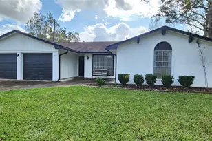 411 Petunia St, Lake Jackson, TX 77566 - Photo 1