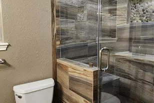 411 Petunia St, Lake Jackson, TX 77566 - Photo 13