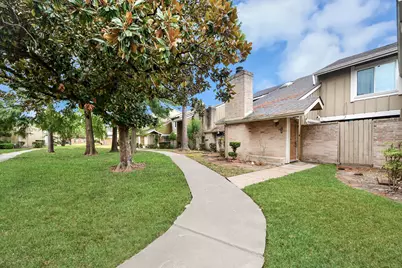 6142 W Airport Boulevard #15, Houston, TX 77035 - Photo 1