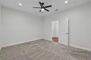 403 N Nagle St, Houston, TX 77003 - Photo 9