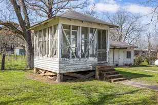 104 6th St, Glidden, TX 78943 - Photo 7