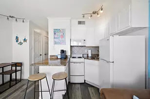 6102 Seawall Blvd, Galveston, TX 77551 - Photo 7