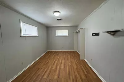 5122 Windemere Street, Houston, TX 77033 - Photo 9