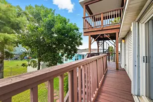 2027 Hollywood Ave, Galveston, TX 77551 - Photo 35