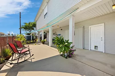 2027 Hollywood Avenue, Galveston, TX 77551 - Photo 37