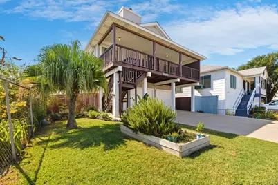 2027 Hollywood Avenue, Galveston, TX 77551 - Photo 3