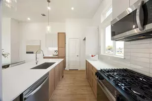 1727 Mary St, Houston, TX 77026 - Photo 13