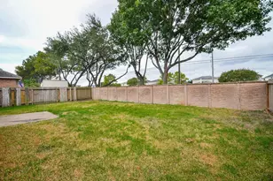 8502 Manassas Ln, Houston, TX 77083 - Photo 27