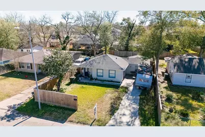 5002 Chennault Road, Houston, TX 77033 - Photo 1